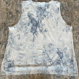 Lululemon light weight run tank top - blue and white